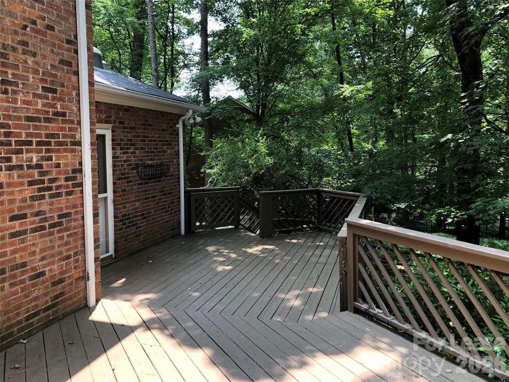 823 Tadlock Place - Photo 5