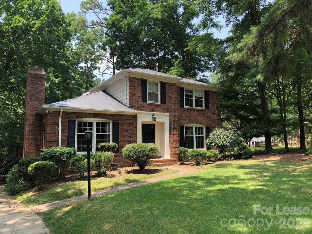823 Tadlock Place - Photo 0