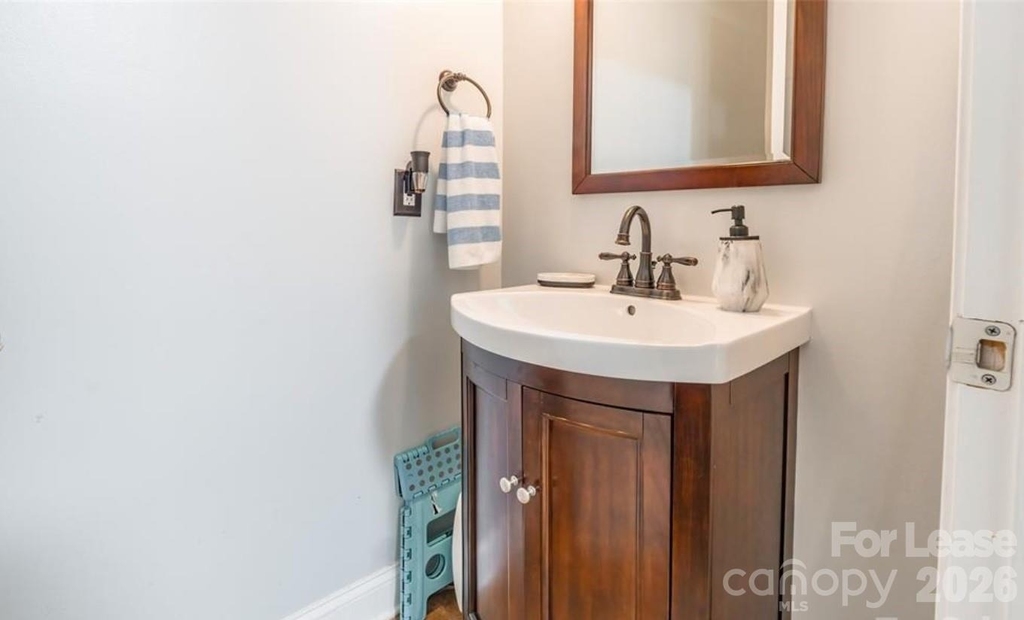 5623 Fetzer Avenue Nw - Photo 5
