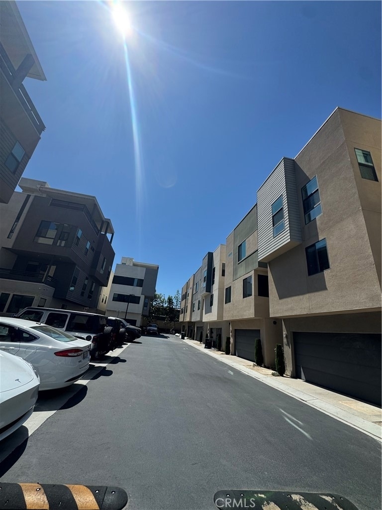 1654 Pomona - Photo 2