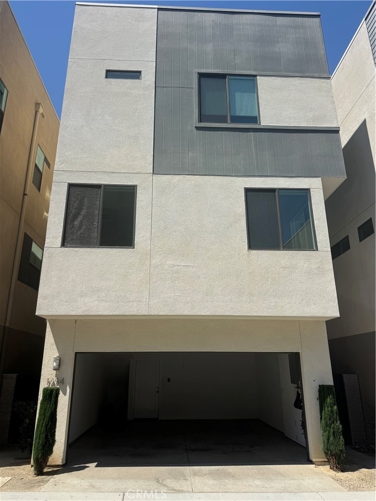 1654 Pomona - Photo 0