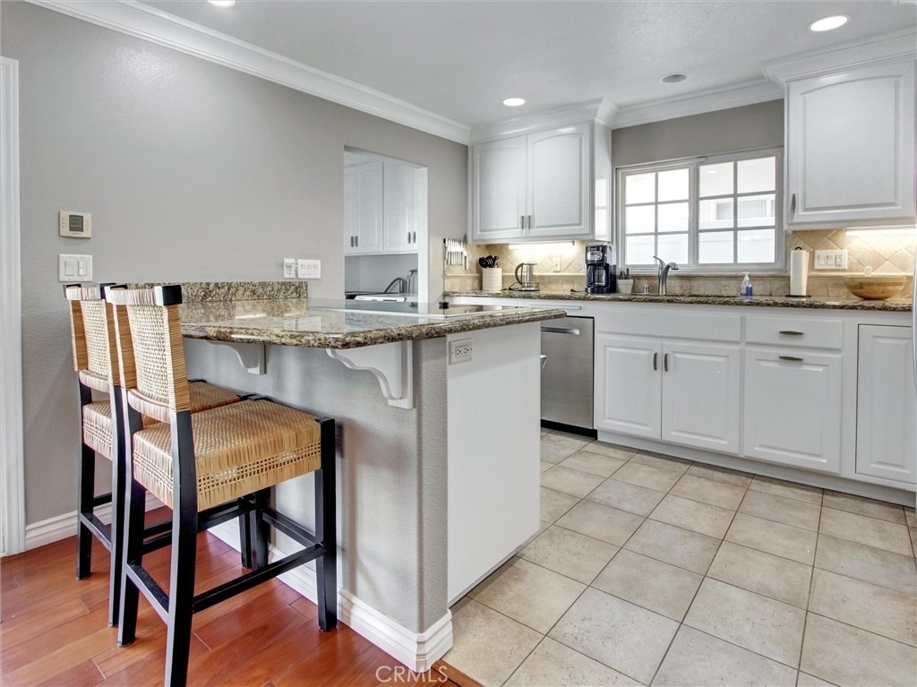 6241 Mar Vista Drive - Photo 7