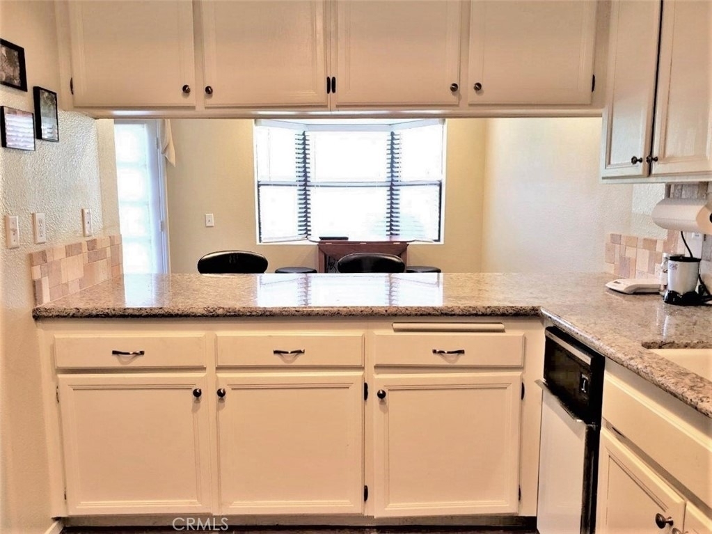 1718 Tecalote Drive - Photo 19