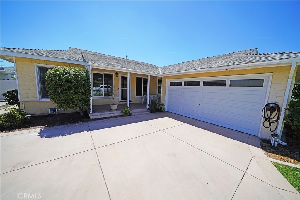 11252 Delano - Photo 0