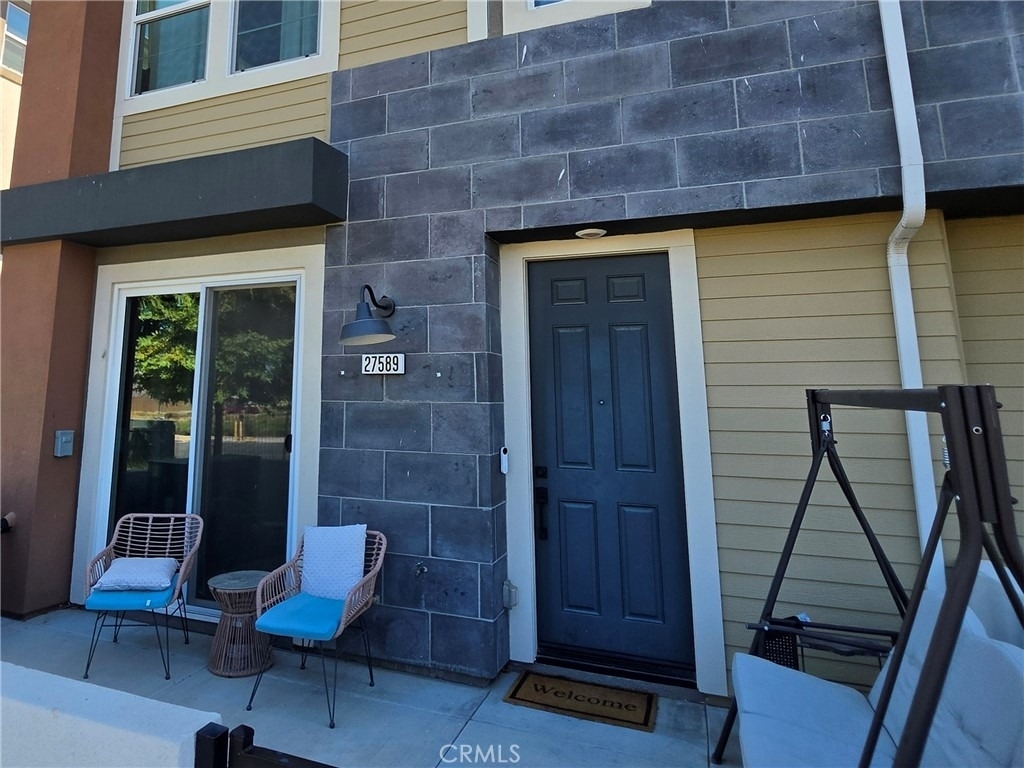 27589 Sanctuary Court - Photo 2