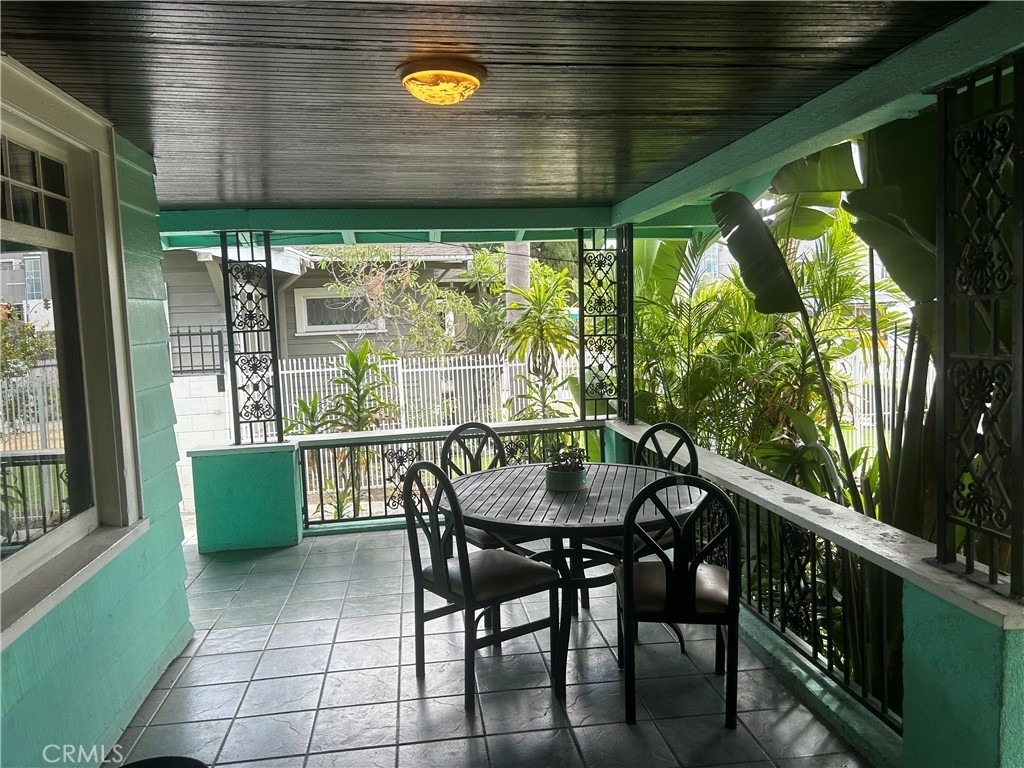 4727 Oakwood Avenue - Photo 1