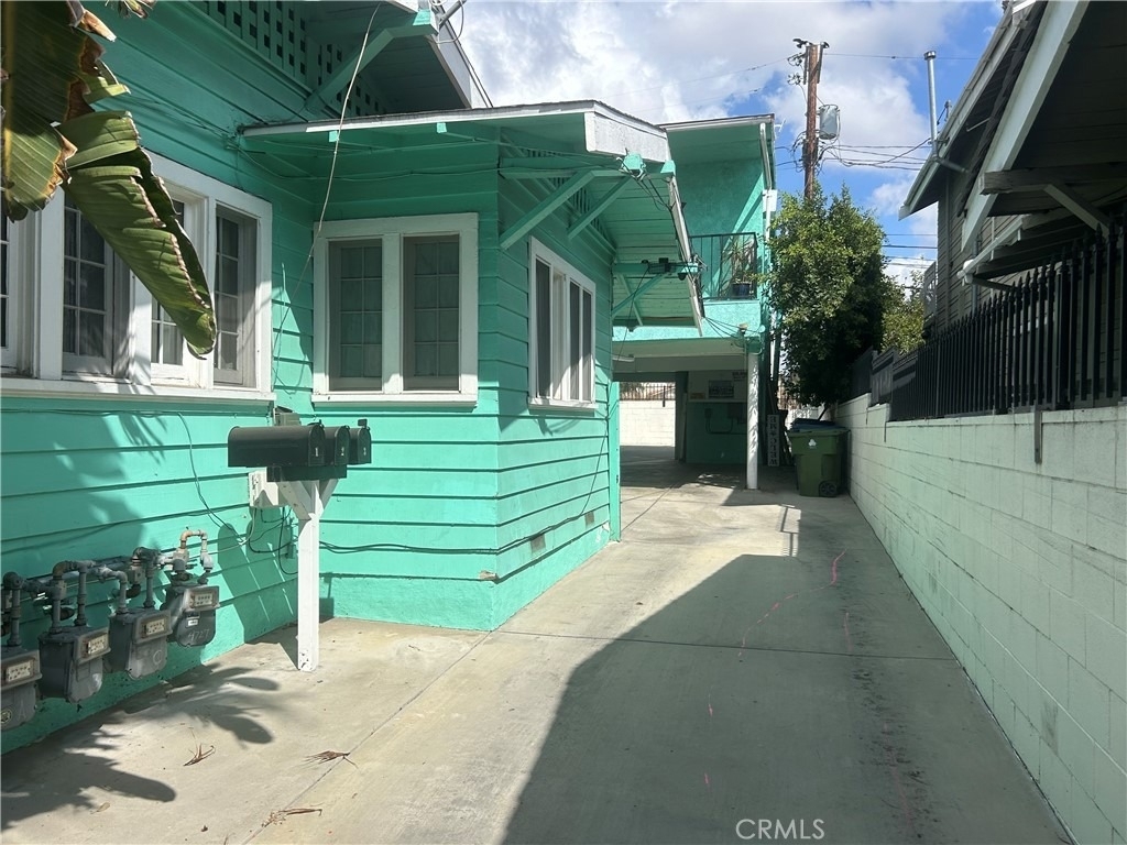 4727 Oakwood Avenue - Photo 28