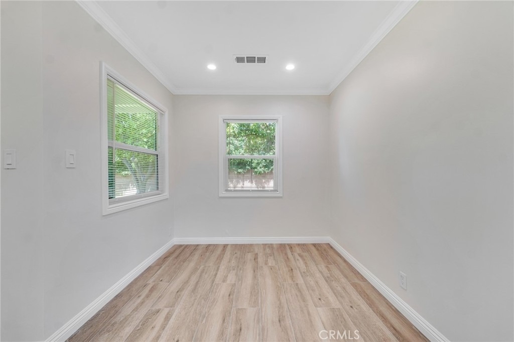 19815 Bassett Street - Photo 11