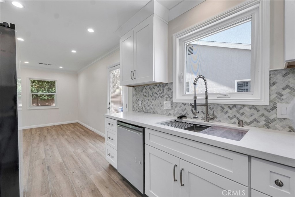 19815 Bassett Street - Photo 10