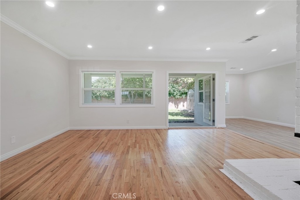 19815 Bassett Street - Photo 6