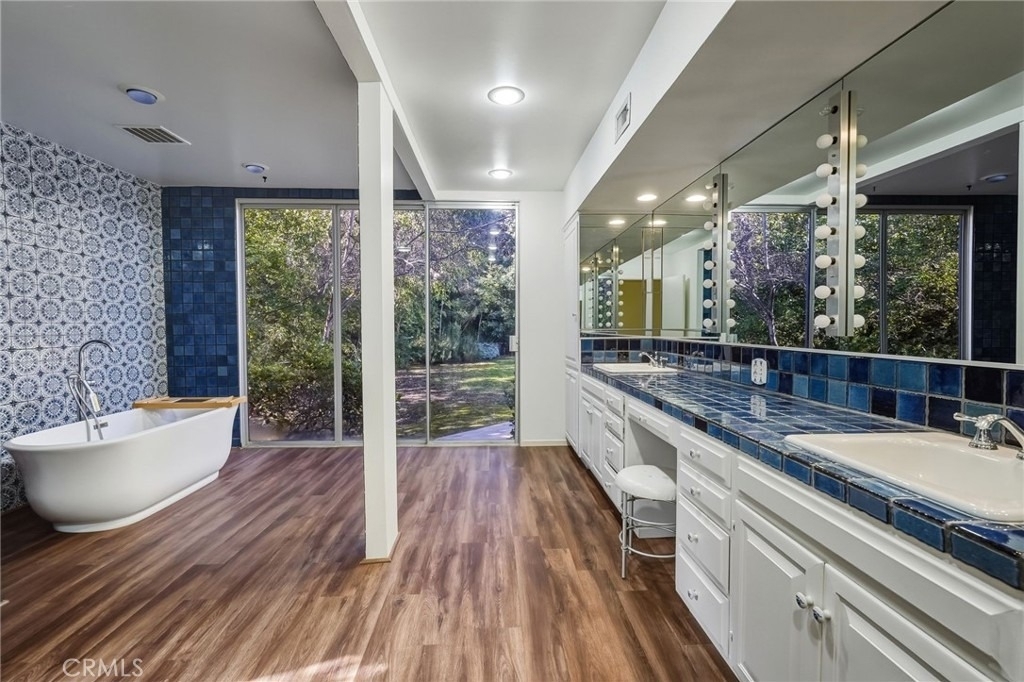5057 Shirley - Photo 17