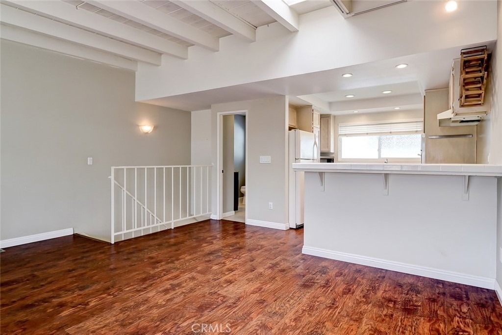 2219 Curtis - Photo 4