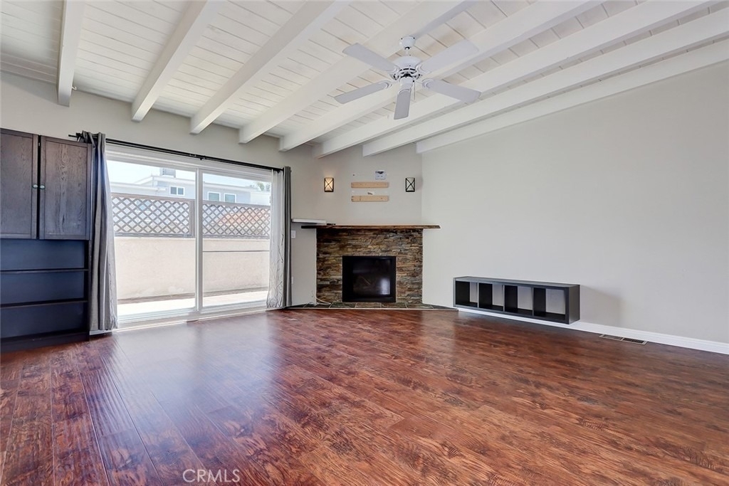 2219 Curtis - Photo 2