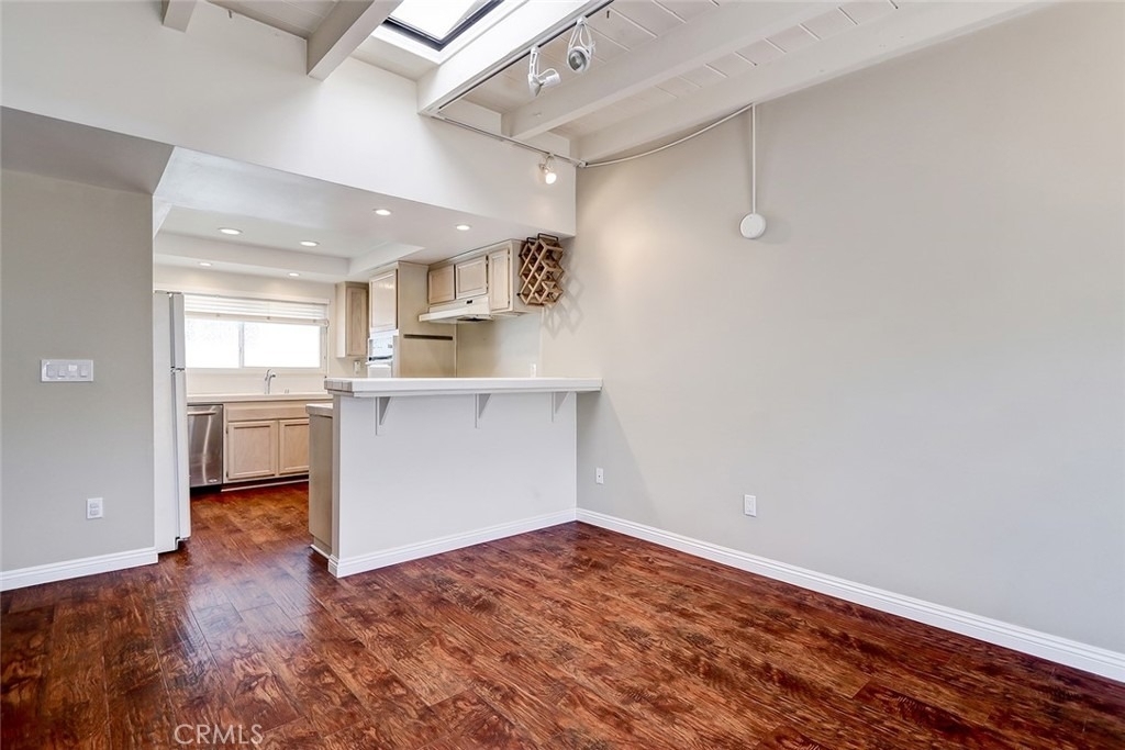 2219 Curtis - Photo 6