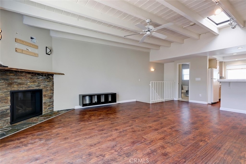 2219 Curtis - Photo 3
