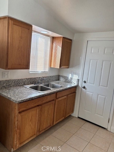 8124 Peach Avenue - Photo 3