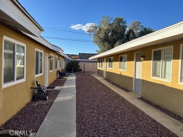 8124 Peach Avenue - Photo 9