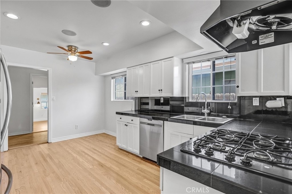 6106 Wilkinson Avenue - Photo 10
