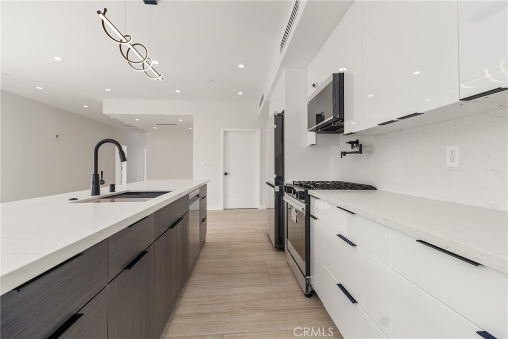 6830 N Lubao Avenue - Photo 18