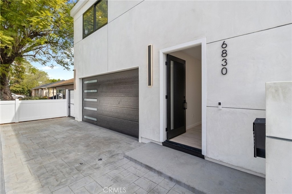 6830 N Lubao Avenue - Photo 3