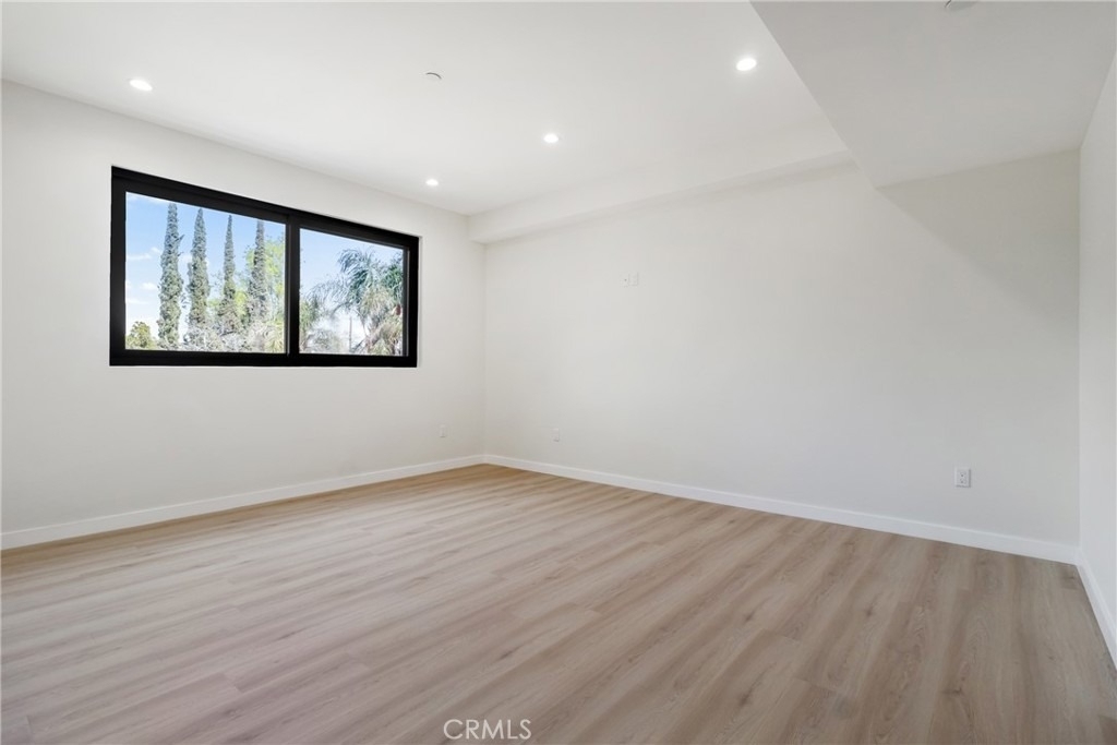 6830 N Lubao Avenue - Photo 32