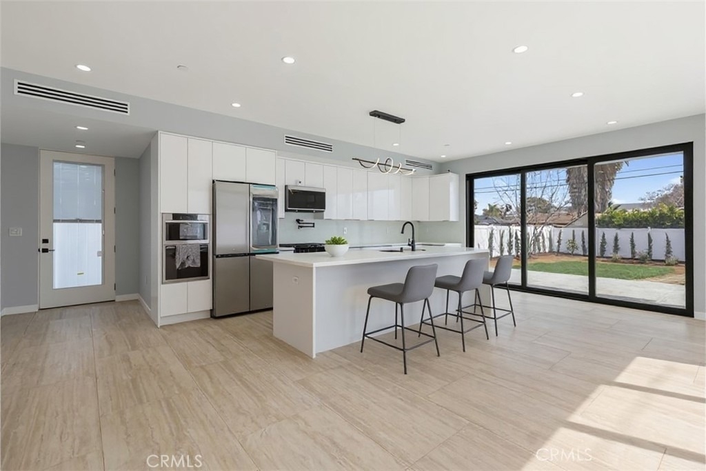 6830 N Lubao Avenue - Photo 9