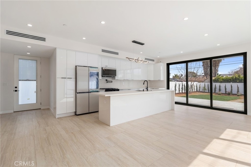 6830 N Lubao Avenue - Photo 10
