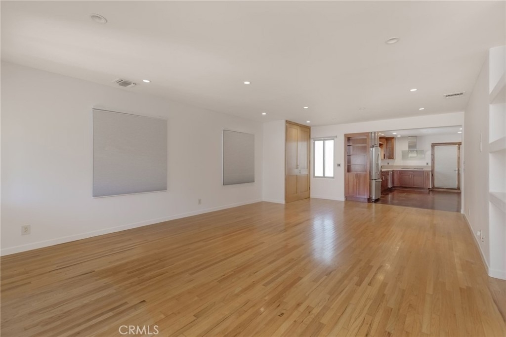709 Avenue D - Photo 7