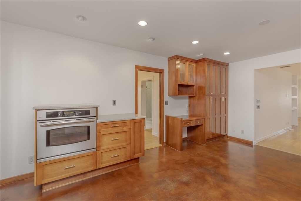 709 Avenue D - Photo 13