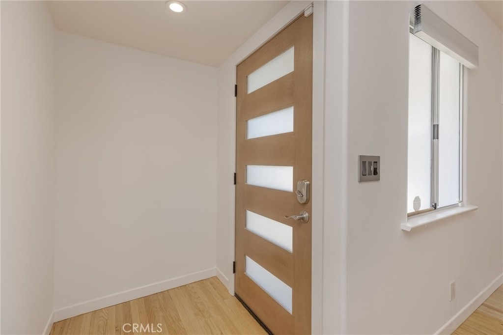 709 Avenue D - Photo 2