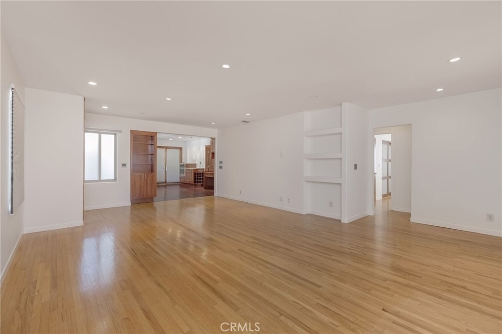 709 Avenue D - Photo 8