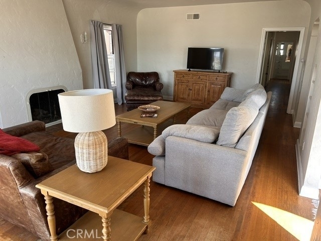 209 Avenue E - Photo 4