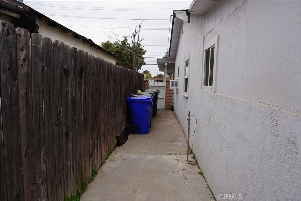 845 Olive Street W - Photo 19