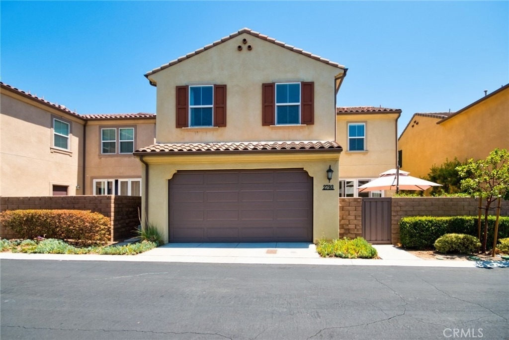 2793 E Pacific Court - Photo 0