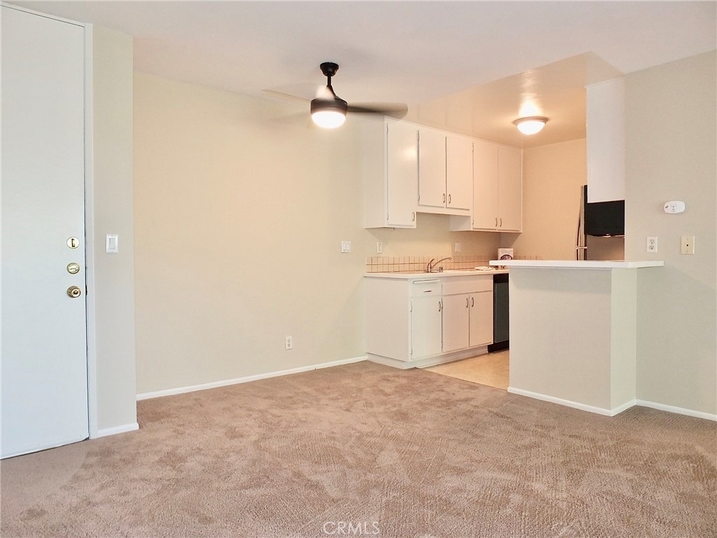 448 N Bellflower Boulevard - Photo 6