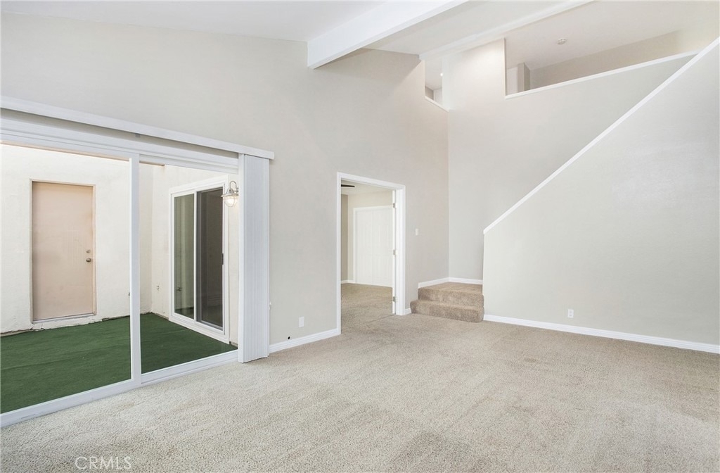 350 Mountain Court - Photo 2