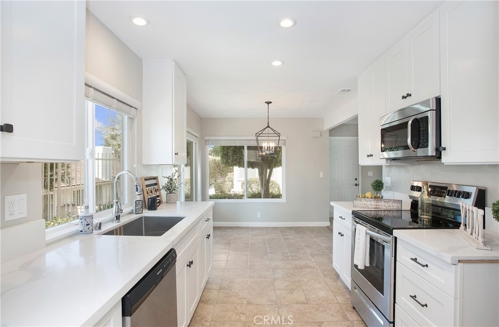 350 Mountain Court - Photo 4
