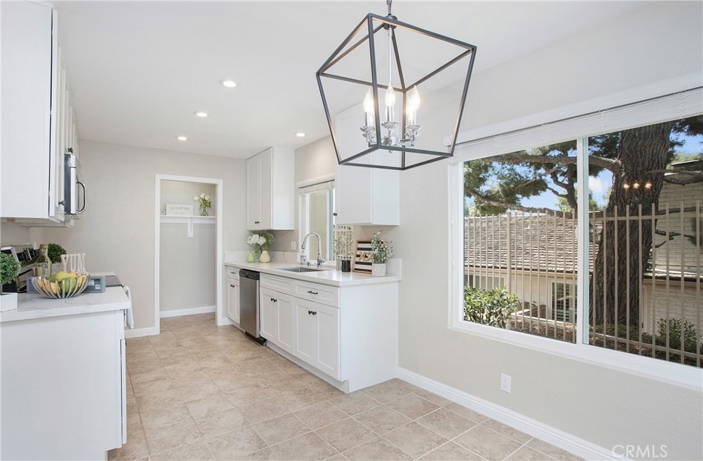 350 Mountain Court - Photo 3