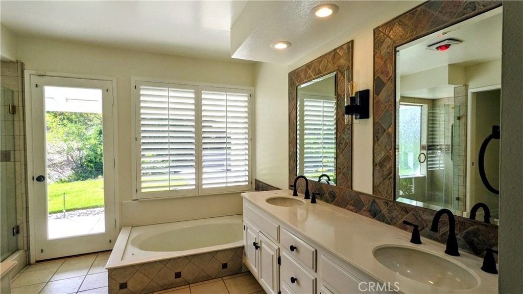 460 S Bridge View - Photo 10