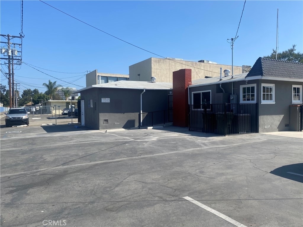 621 S Harbor Boulevard - Photo 5