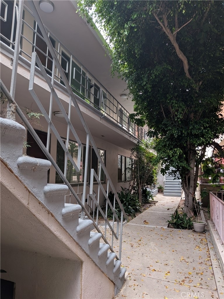 1019 6th Street - Photo 11