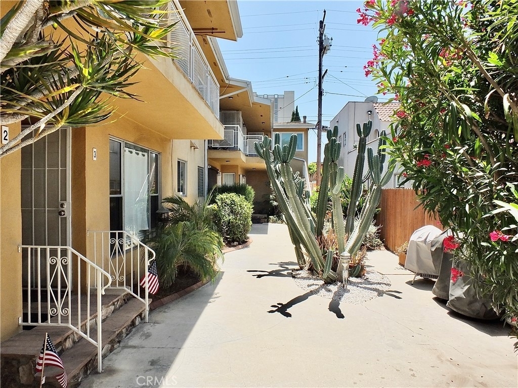 1724 E 1st - Photo 5