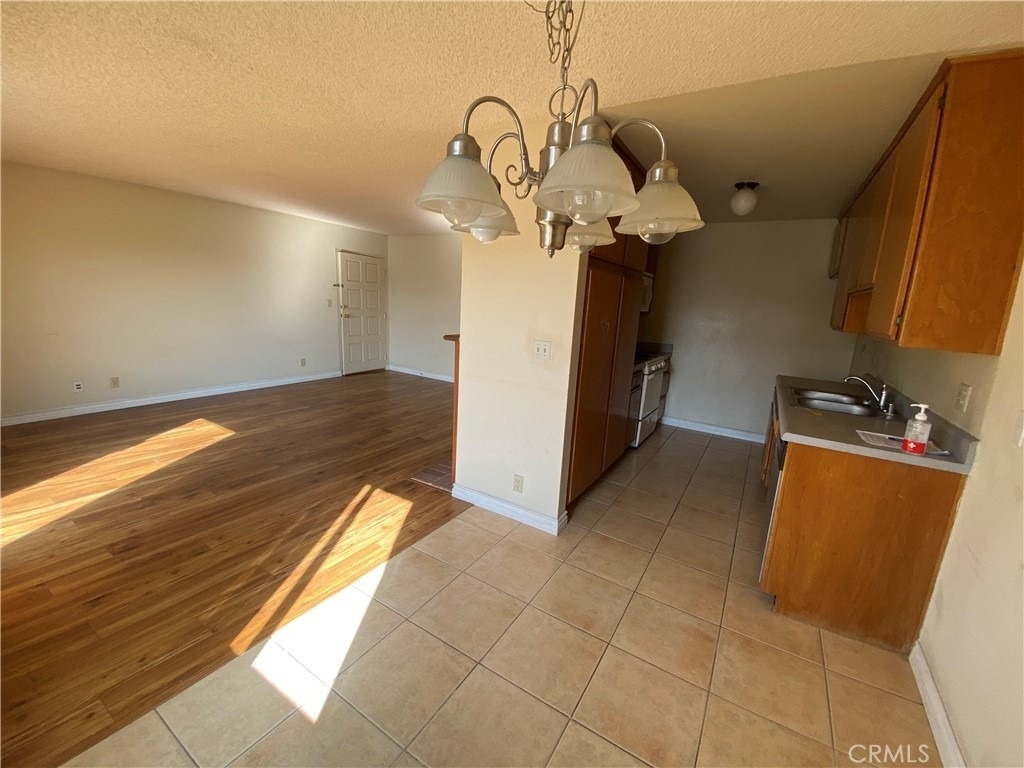 3127 Bagley Avenue - Photo 7