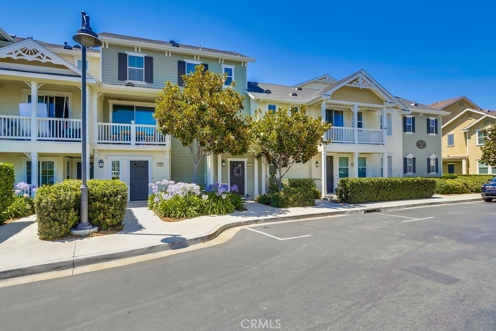 1327 Abelia - Photo 0