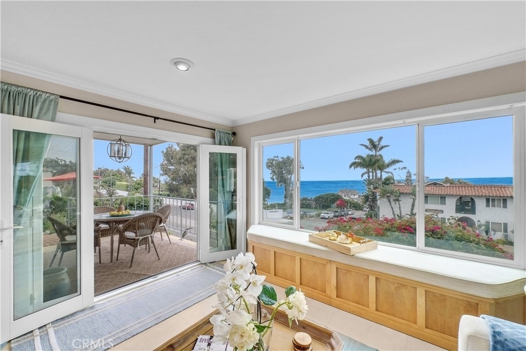 240 Moss Street - Photo 10