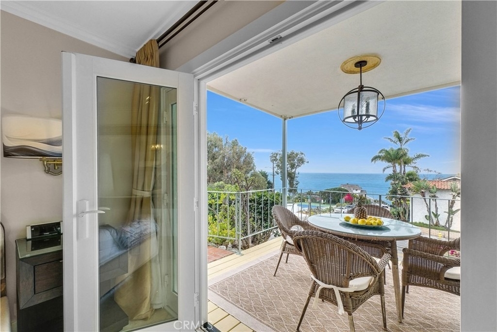 240 Moss Street - Photo 13