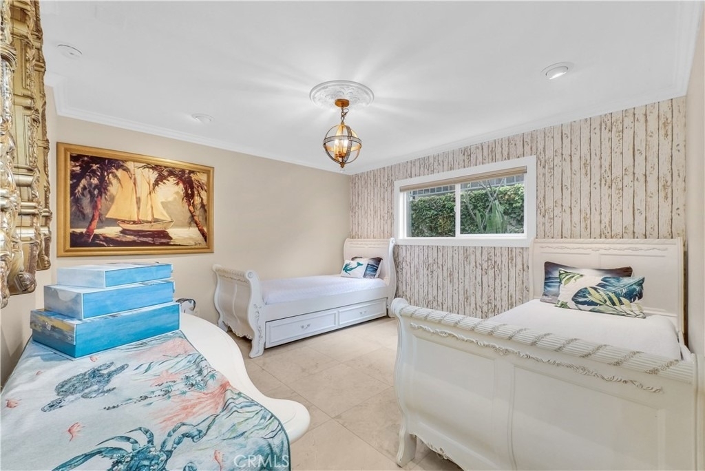 240 Moss Street - Photo 16
