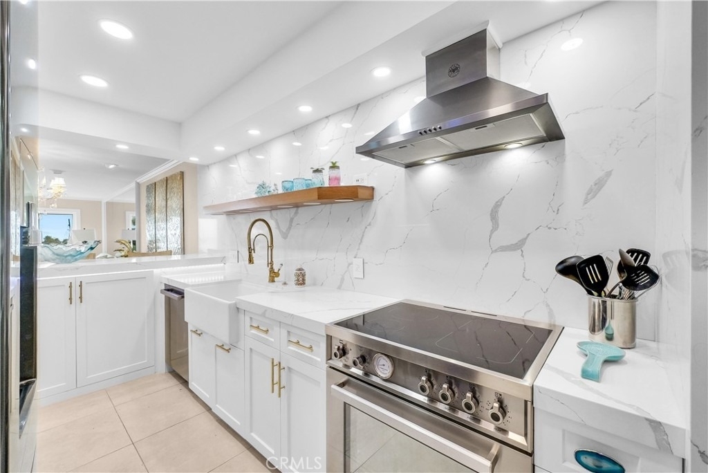 240 Moss Street - Photo 3