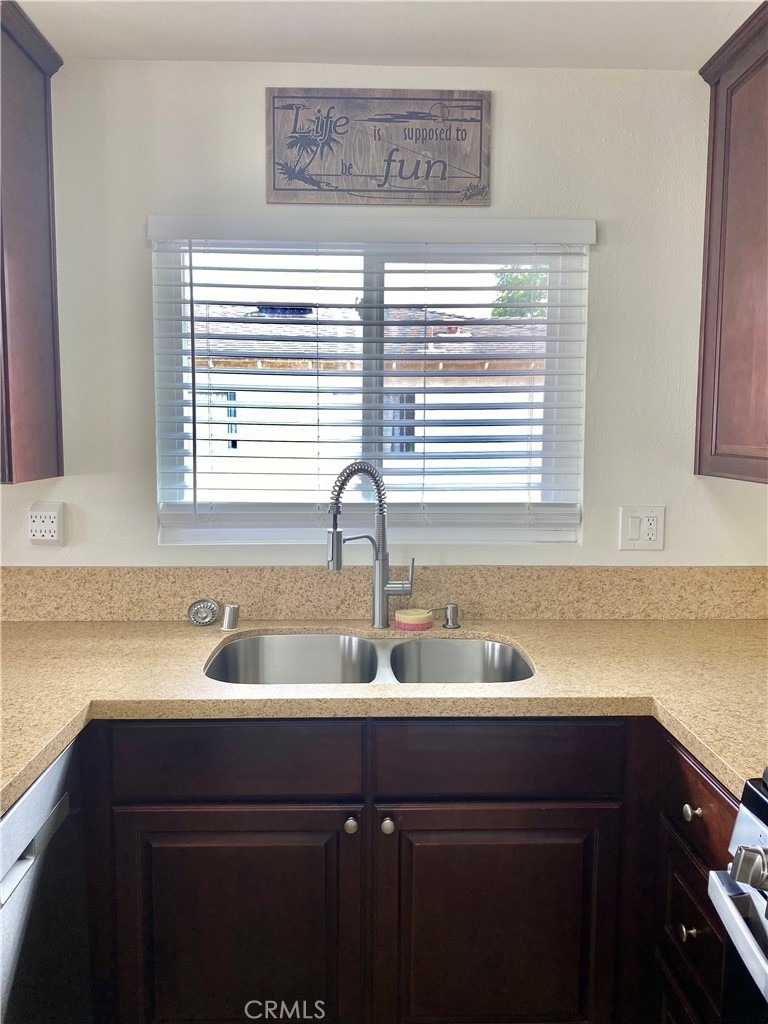 7112 Heil Avenue - Photo 3
