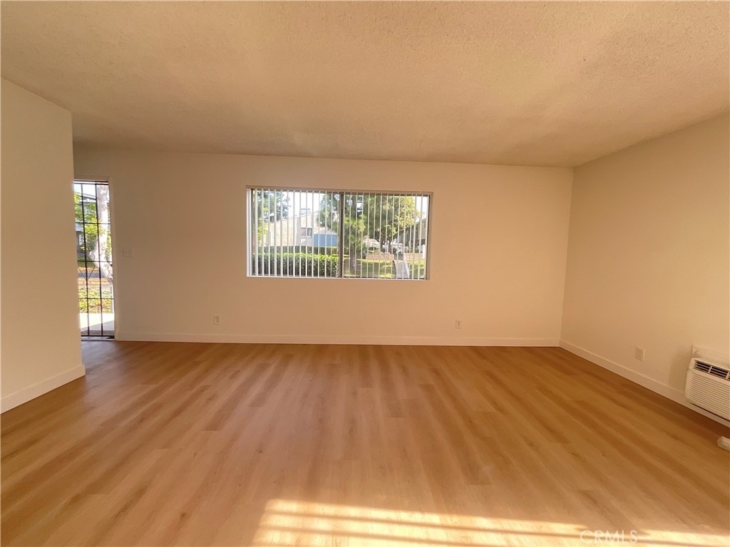 2672 Milton Avenue - Photo 3